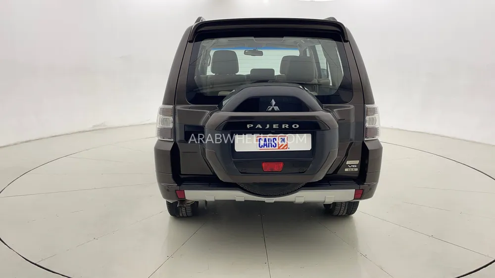 Mitsubishi Pajero 2017 for Sale in Dubai Image-4
