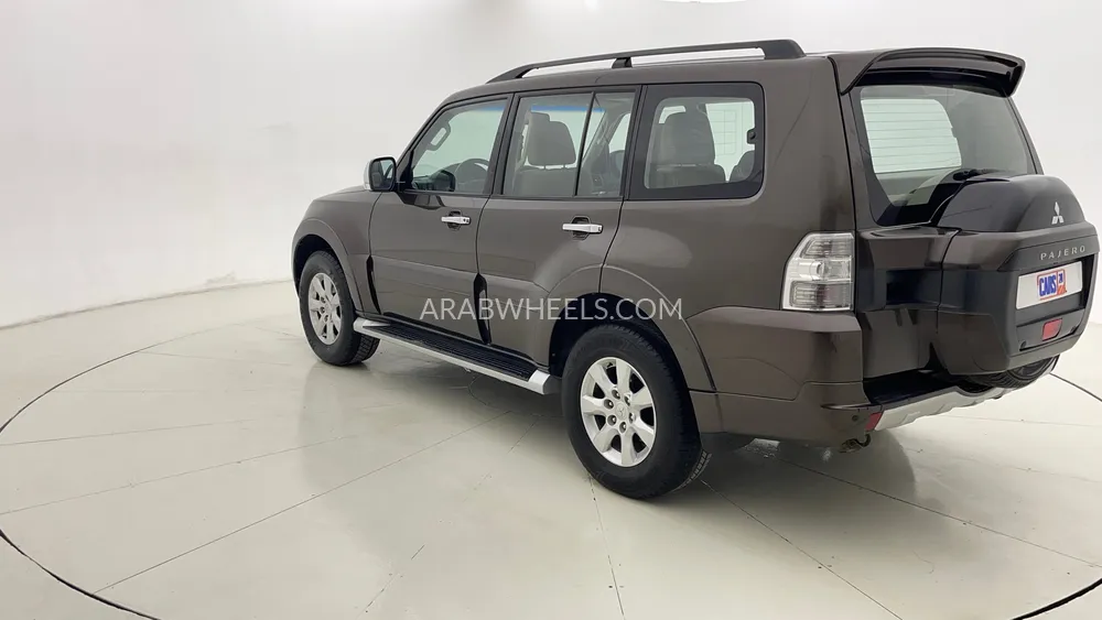 Mitsubishi Pajero 2017 for Sale in Dubai Image-5