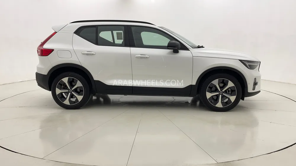 Volvo XC40 2023 for Sale in Dubai Image-2