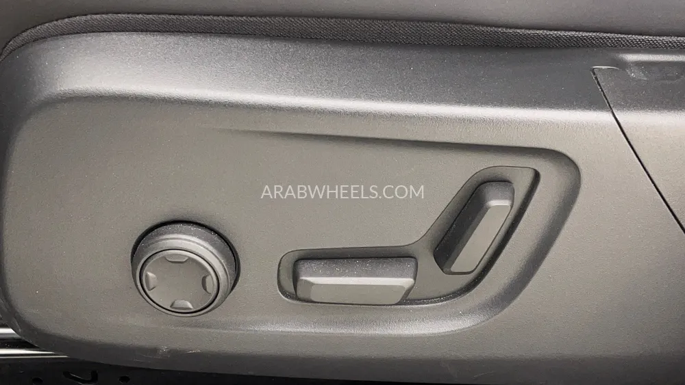 Volvo XC40 2023 for Sale in Dubai Image-24