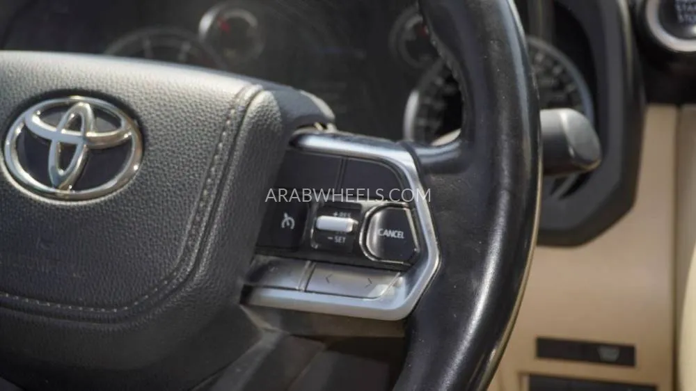 تويوتا لاند كروزر 2022 for Sale in الشارقة Image-6