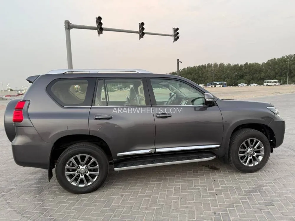 Toyota Land Cruiser Prado 2019 for Sale in Sharjah Image-8