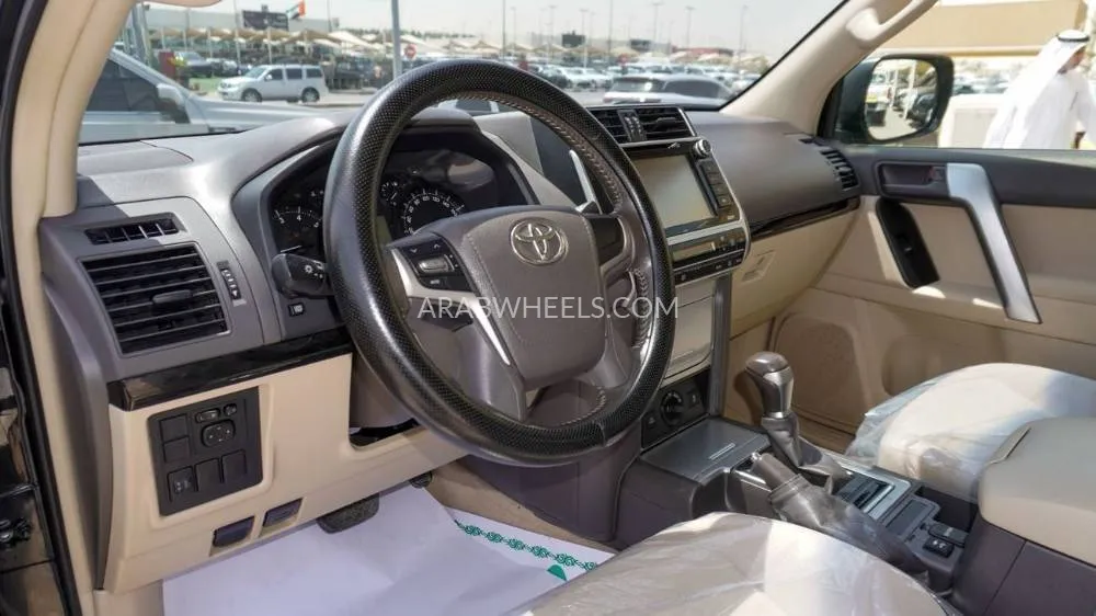 Toyota Land Cruiser Prado 2018 for Sale in Sharjah Image-4