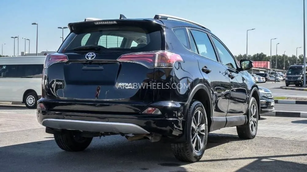 Toyota Rav4 2016 for Sale in Sharjah Image-2