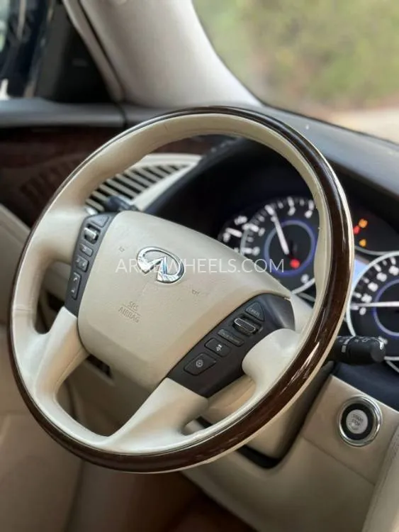 Infiniti QX56 2011 for Sale in Sharjah Image-10