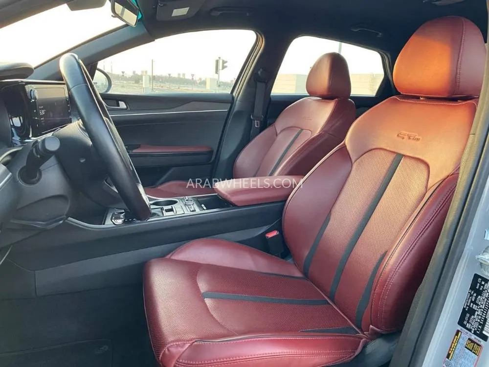 Kia K5 2023 for Sale in Sharjah Image-8