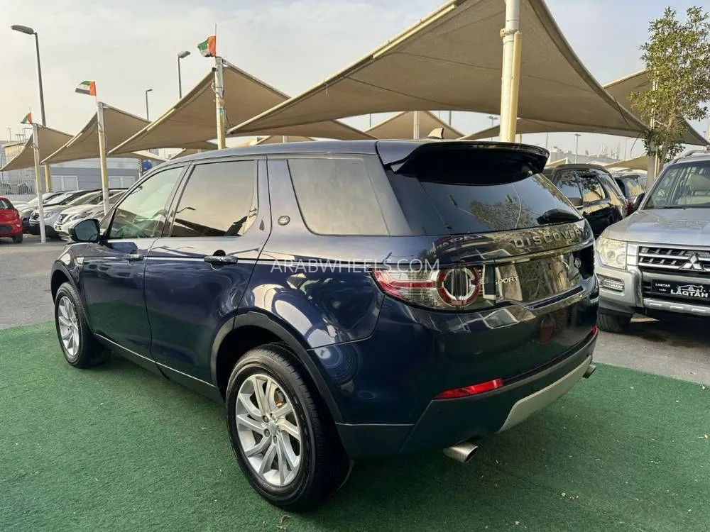 Land Rover Discovery 2016 for Sale in Sharjah Image-3
