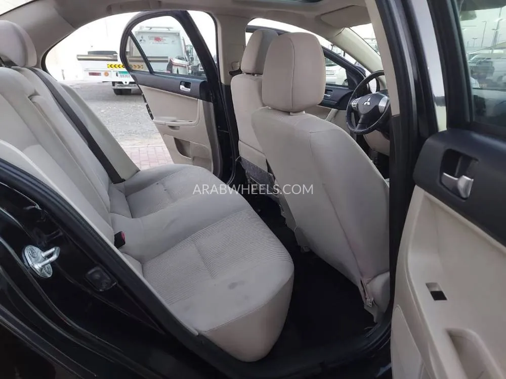 Mitsubishi Lancer 2016 for Sale in Sharjah Image-9