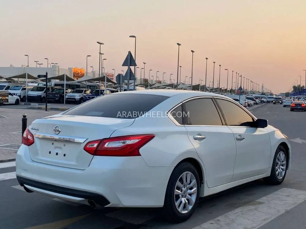 Nissan Altima 2016 for Sale in Sharjah Image-6