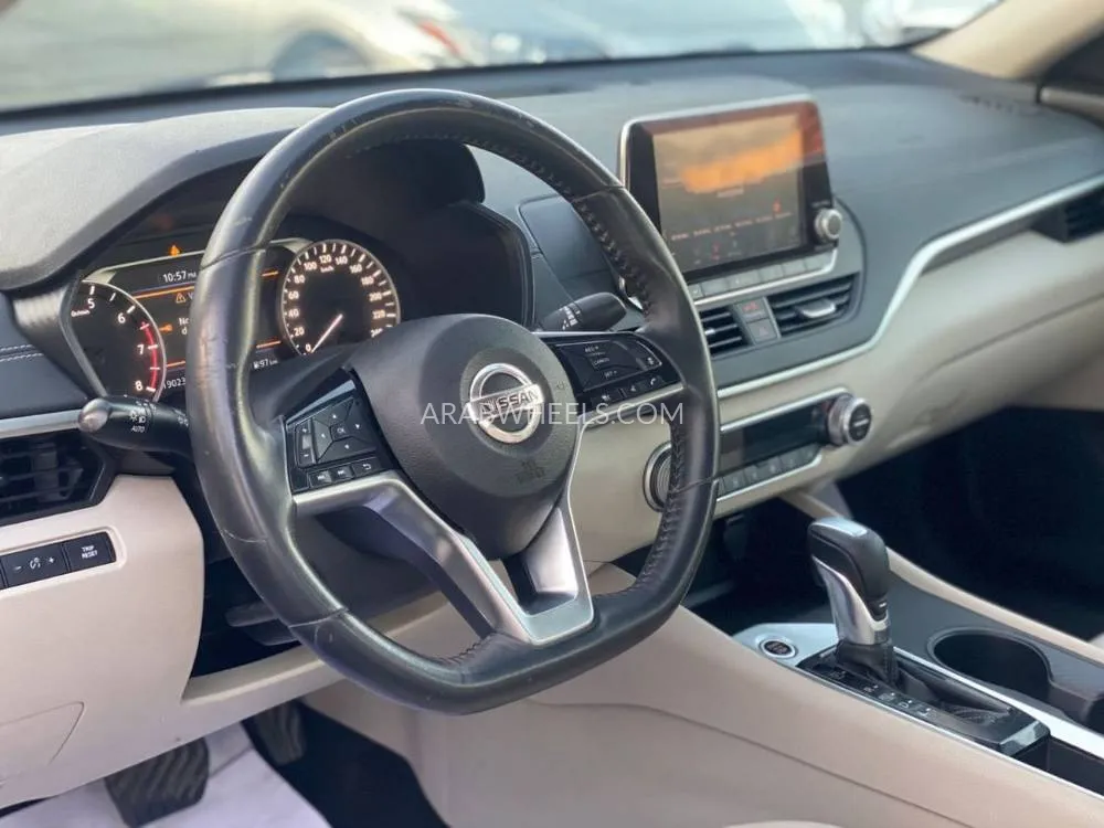 Nissan Altima 2019 for Sale in Sharjah Image-7
