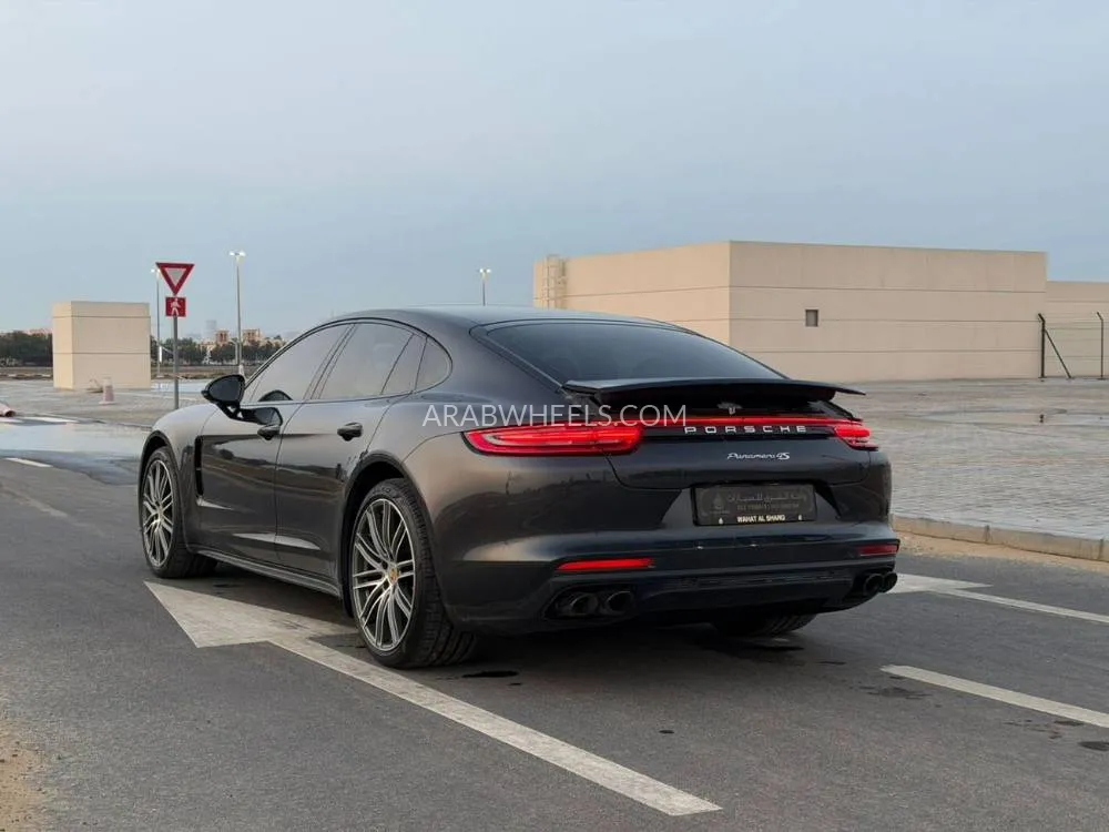 Porsche Panamera 2018 for Sale in Sharjah Image-3