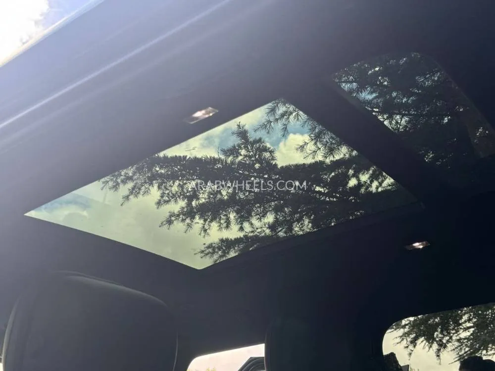 Land Rover Defender 2025 for Sale in Dubai Image-11