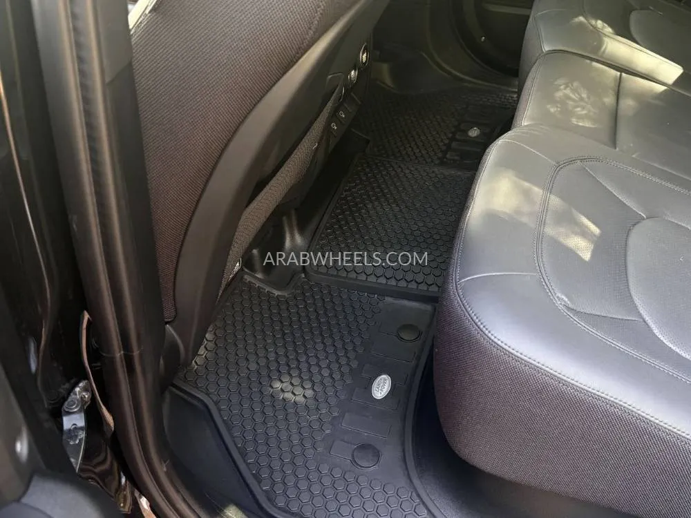 Land Rover Defender 2025 for Sale in Dubai Image-23