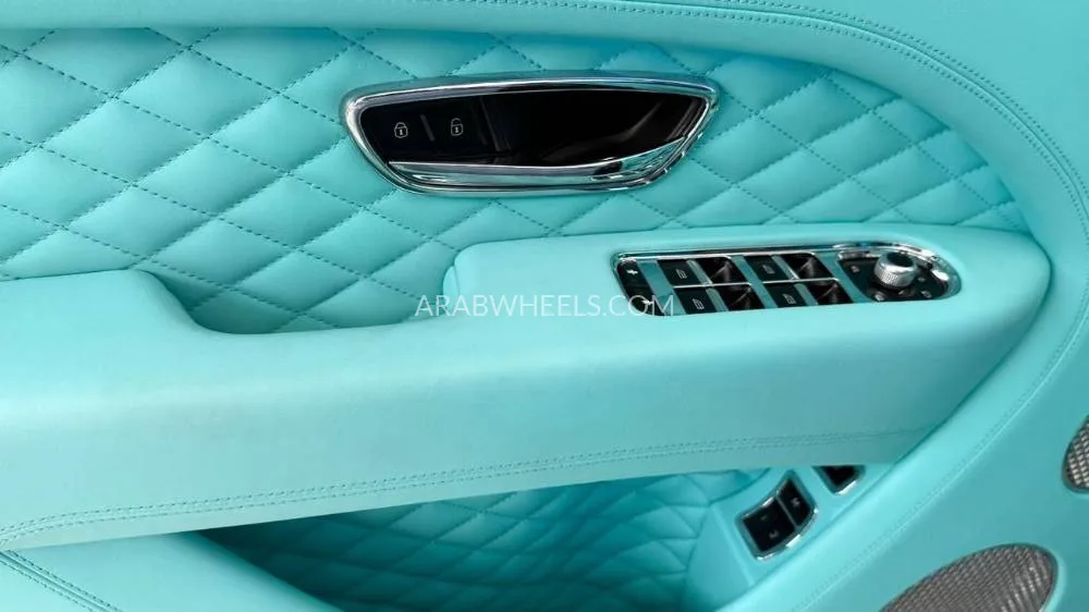 Bentley Bentayga 2022 for Sale in Dubai Image-11