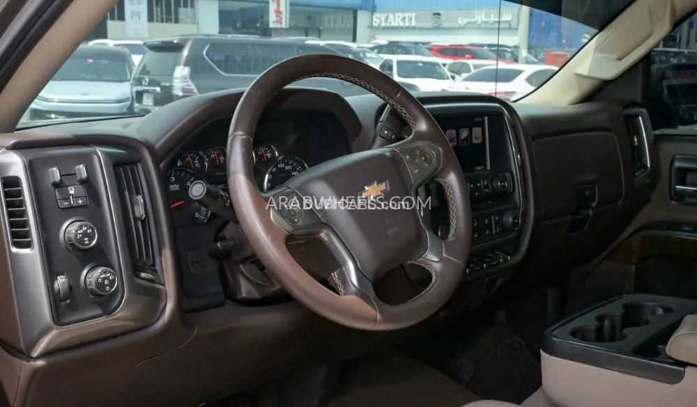 Chevrolet Silverado 2015 for Sale in Dubai Image-4