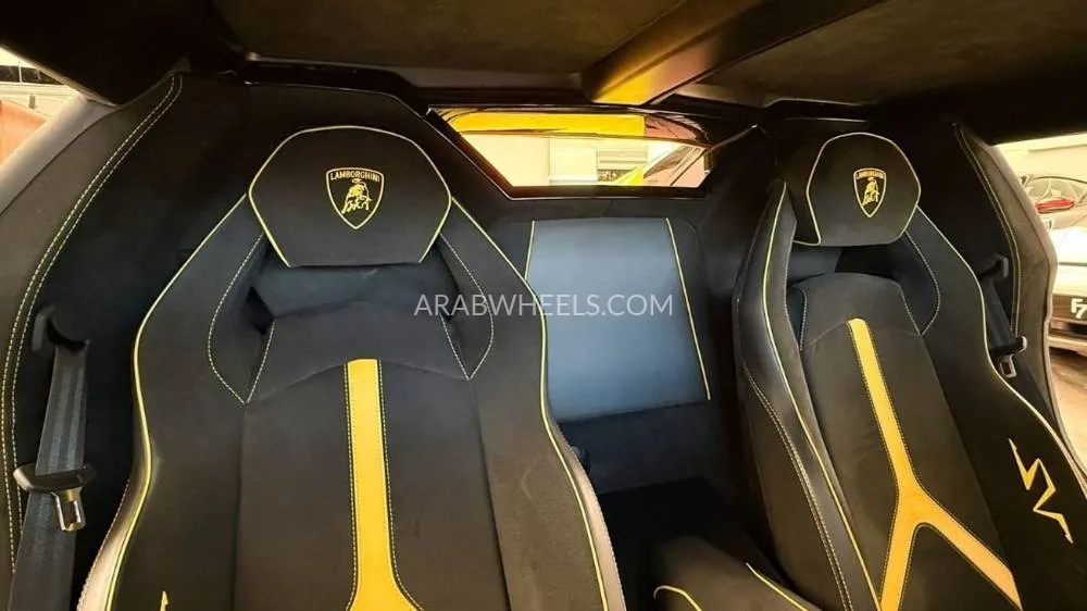 Lamborghini Aventador 2016 for Sale in Dubai Image-9