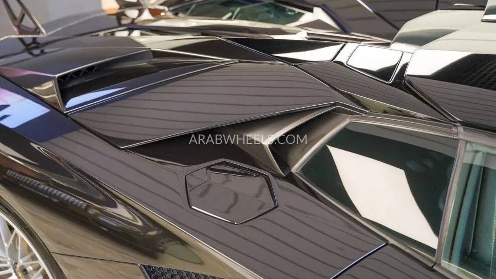 Lamborghini Aventador 2018 for Sale in Dubai Image-15