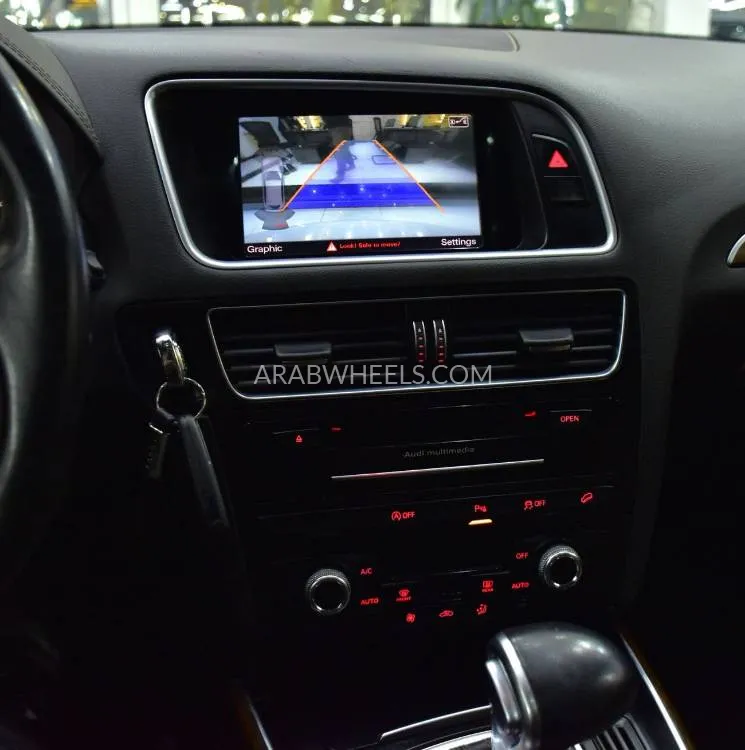 Audi Q5 2016 for Sale in Dubai Image-15