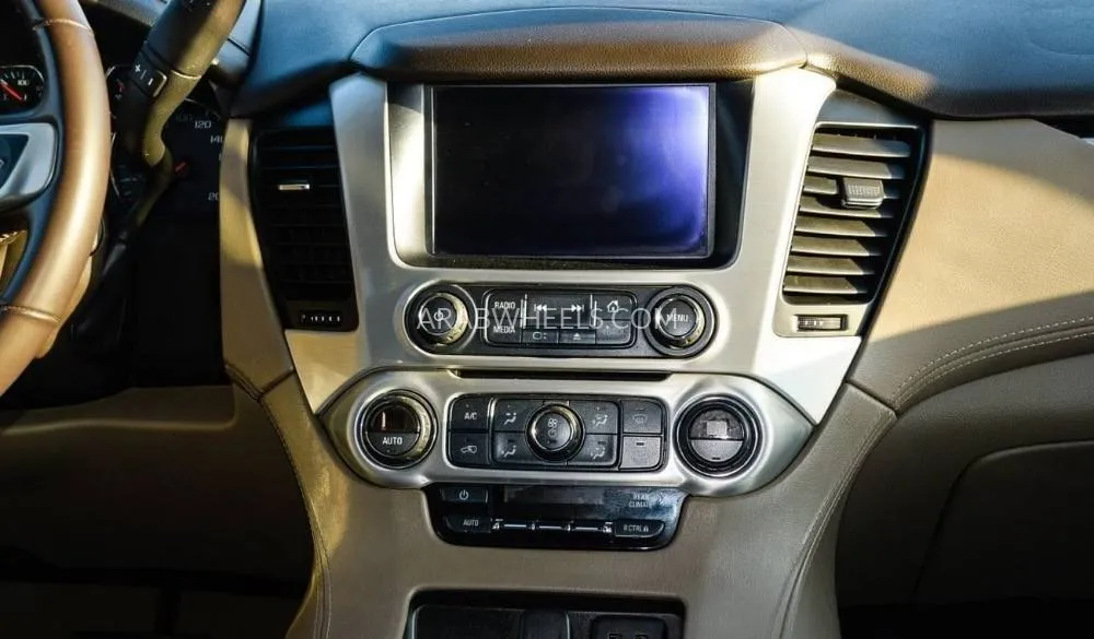 GMC Yukon 2017 for Sale in Dubai Image-12