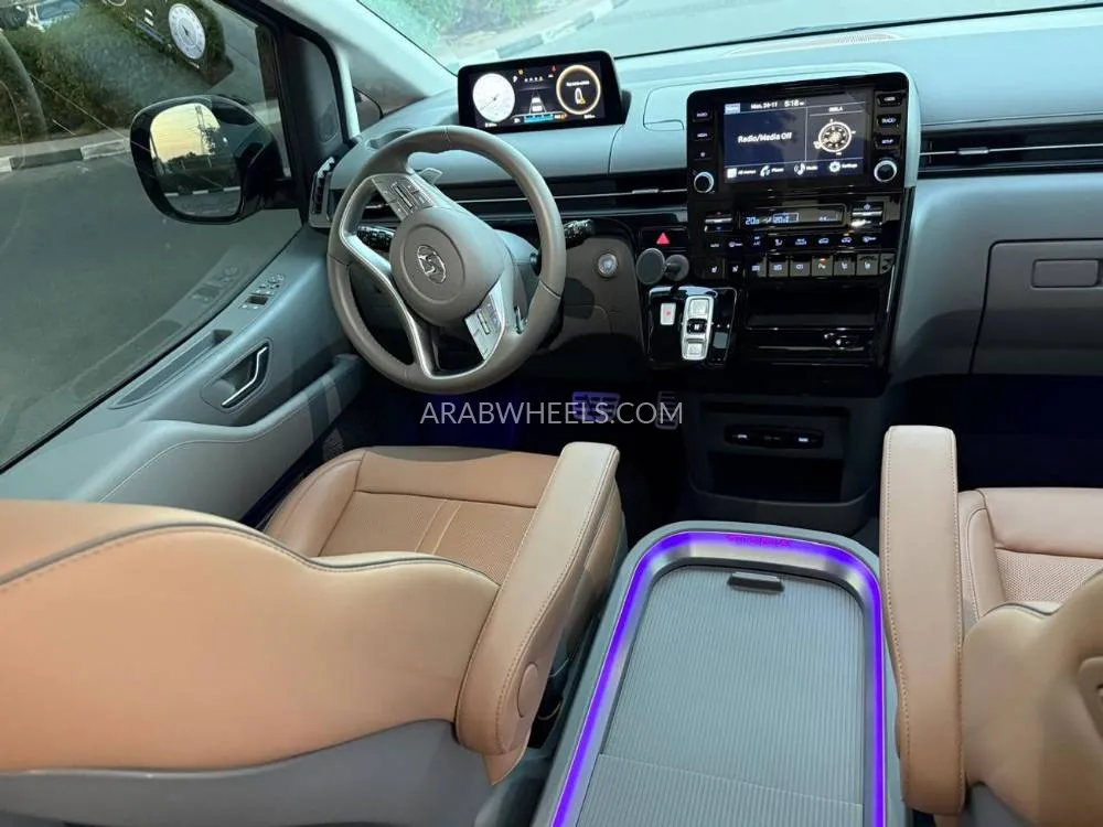 هيونداي ستاريا 2024 for Sale in دبي Image-7