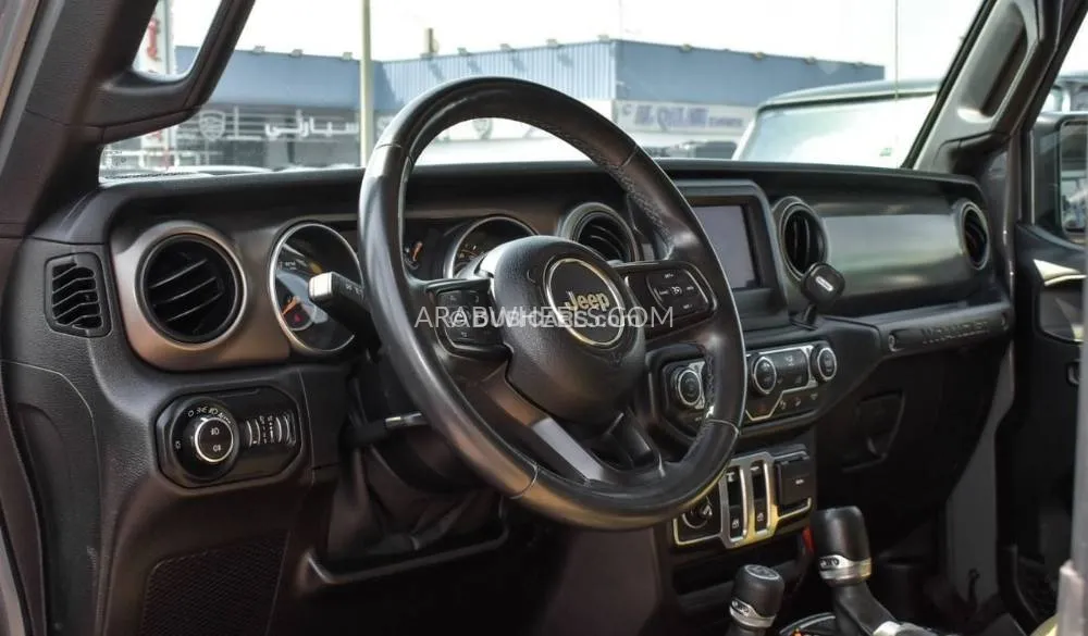 Jeep Wrangler 2018 for Sale in Dubai Image-4