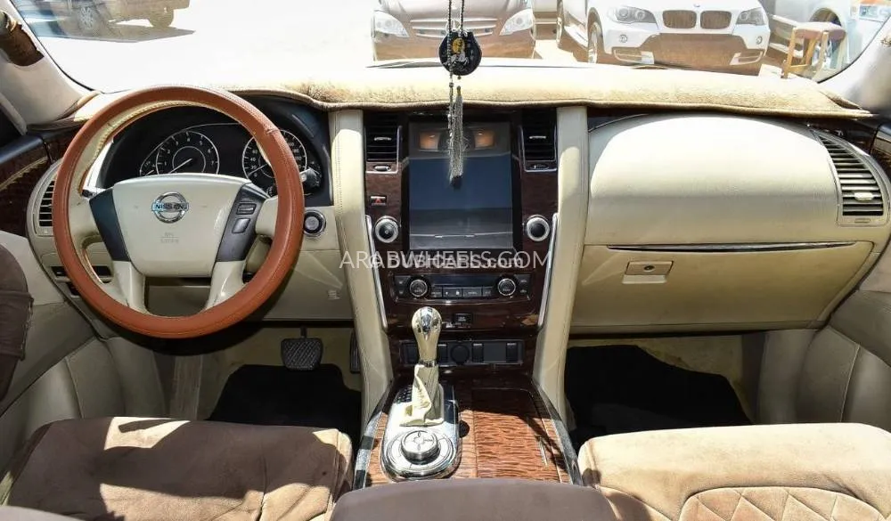 Nissan Patrol 2013 for Sale in Dubai Image-6