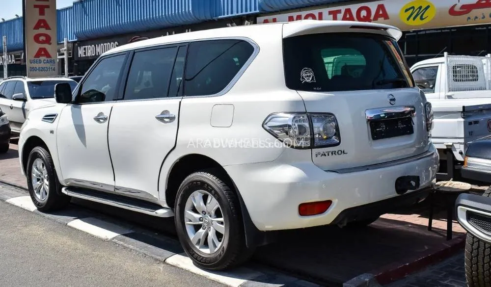 Nissan Patrol 2013 for Sale in Dubai Image-13