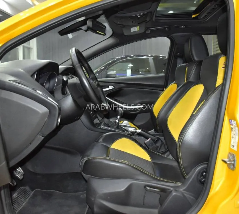 Ford Focus 2016 for Sale in Dubai Image-10