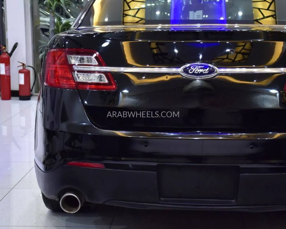 Ford Taurus 2015 for Sale in Dubai Image-8