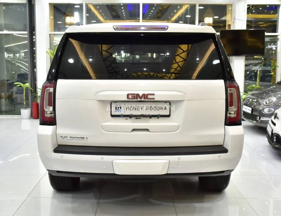 GMC Yukon 2019 for Sale in Dubai Image-5
