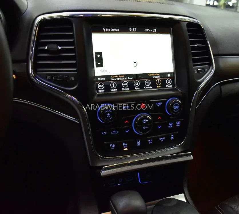 Jeep Cherokee 2018 for Sale in Dubai Image-15
