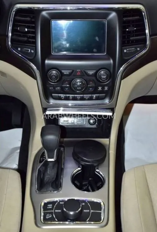 Jeep Cherokee 2018 for Sale in Dubai Image-15