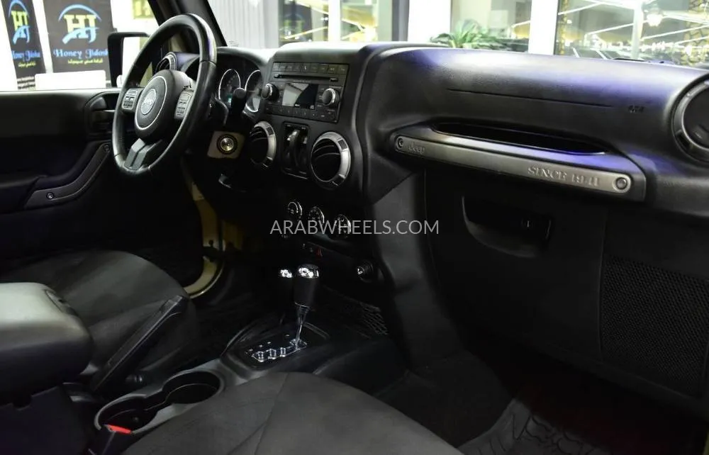 Jeep Wrangler 2018 for Sale in Dubai Image-11