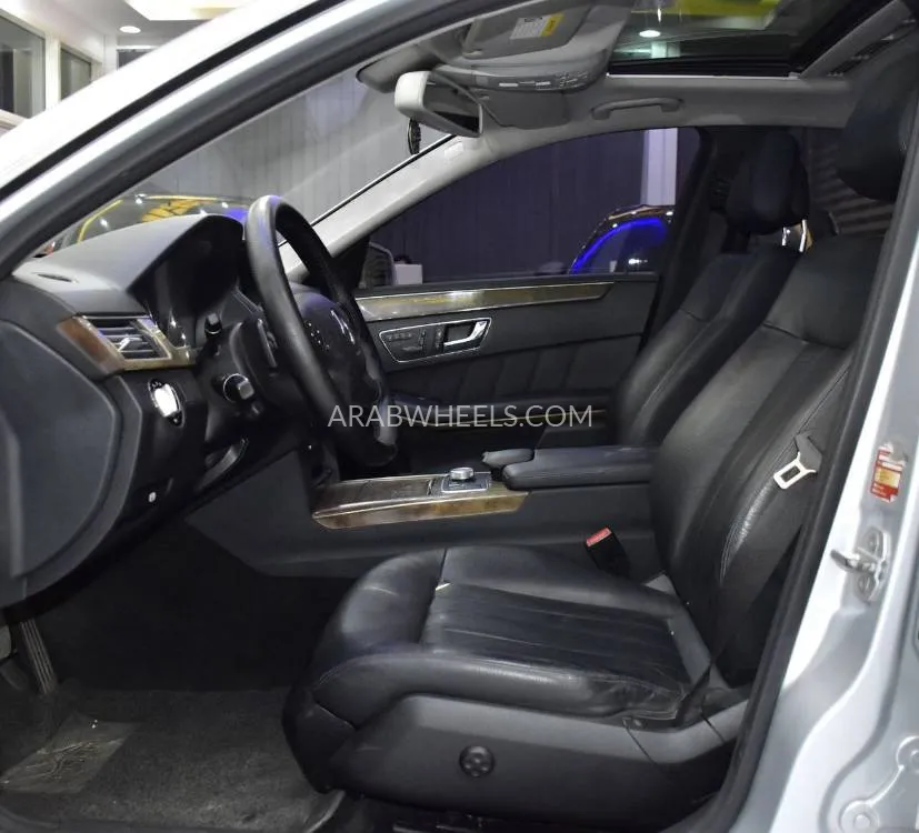 Mercedes Benz E Class 2010 for Sale in Dubai Image-10