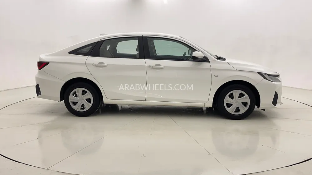 Toyota Yaris 2024 for Sale in Dubai Image-2