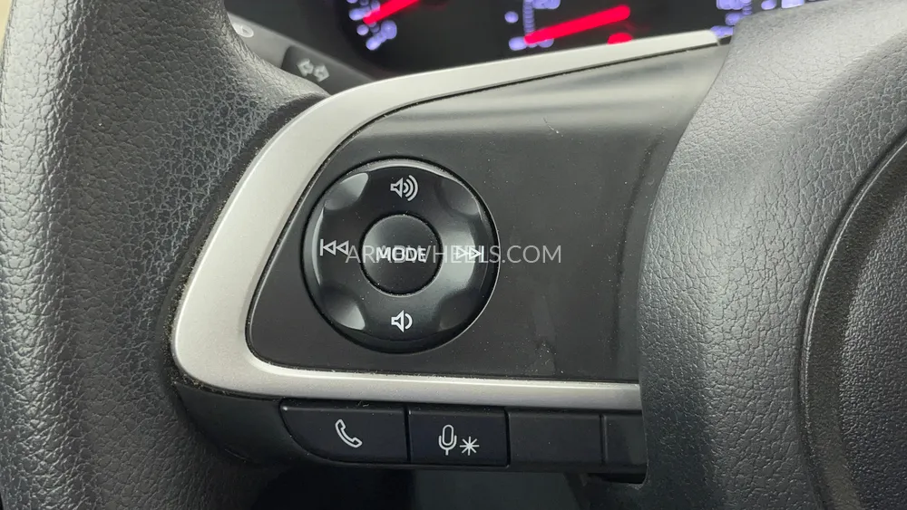 Toyota Yaris 2024 for Sale in Dubai Image-35