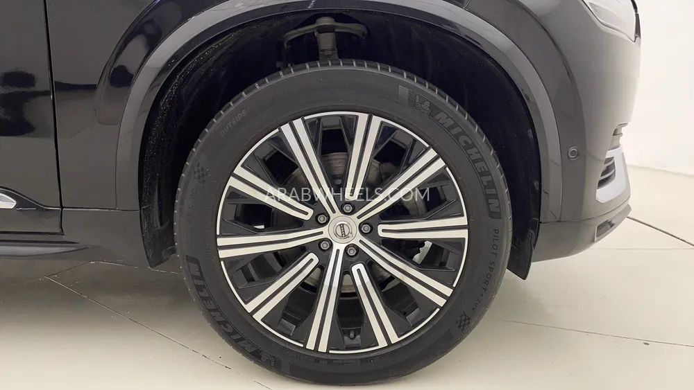 Volvo XC90 2023 for Sale in Dubai Image-10