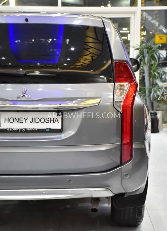 Mitsubishi Montero Sport 2016 for Sale in Dubai Image-9