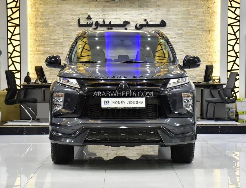 Mitsubishi Montero Sport 2023 for Sale in Dubai Image-2