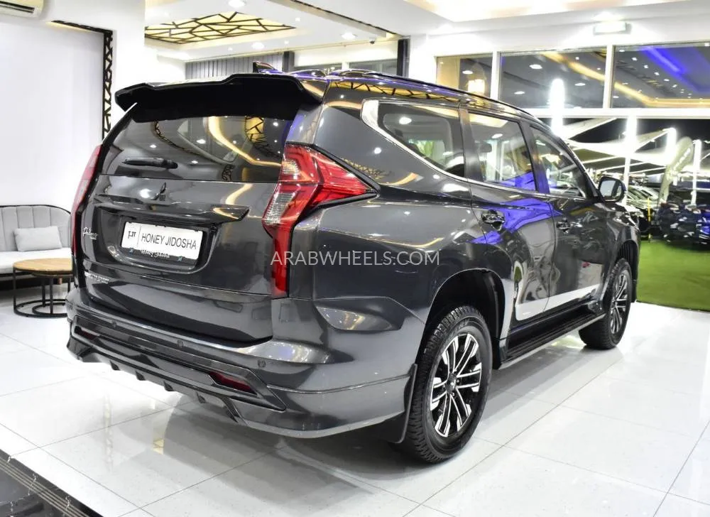 Mitsubishi Montero Sport 2023 for Sale in Dubai Image-6