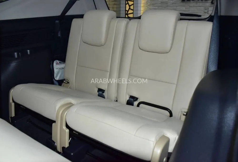 Mitsubishi Montero Sport 2023 for Sale in Dubai Image-17
