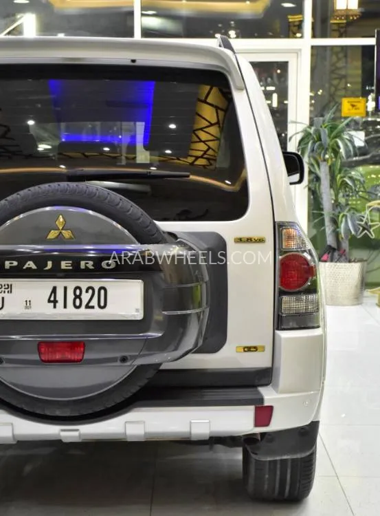 Mitsubishi Pajero 2018 for Sale in Dubai Image-9