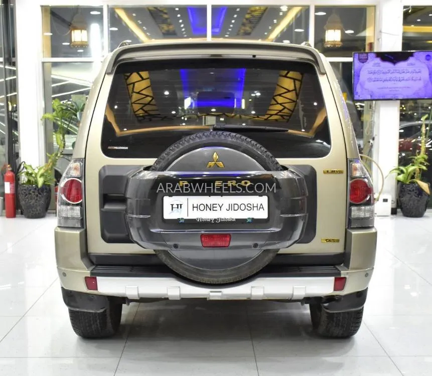 Mitsubishi Pajero 2018 for Sale in Dubai Image-5