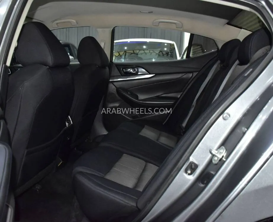 Nissan Maxima 2019 for Sale in Dubai Image-16