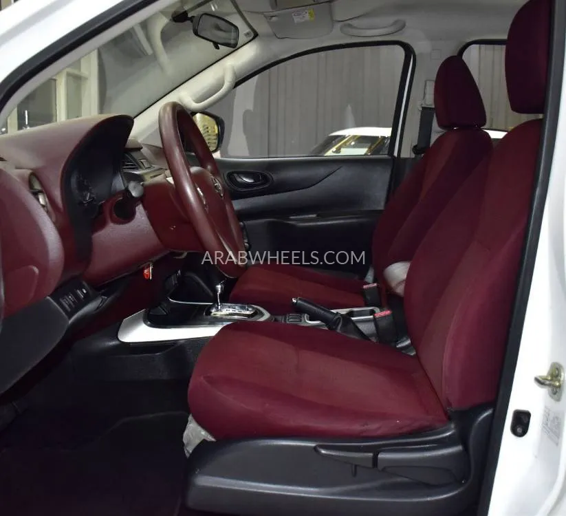 Nissan Navara 2019 for Sale in Dubai Image-10