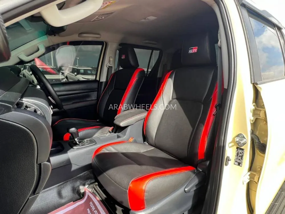 تويوتا هايلوكس 2023 for Sale in دبي Image-21