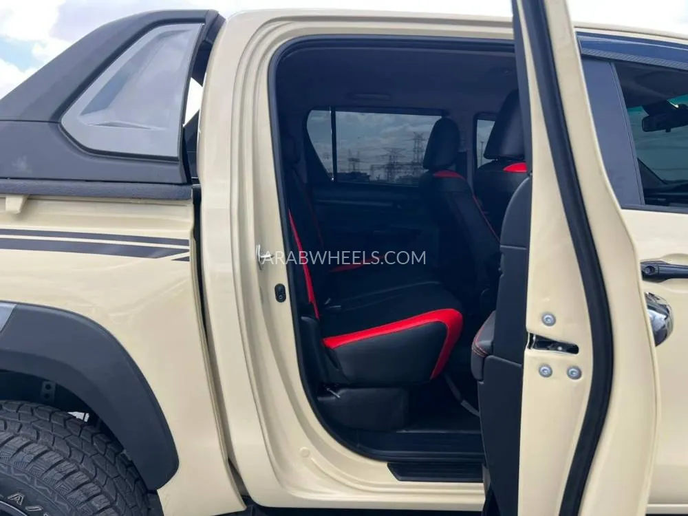 تويوتا هايلوكس 2023 for Sale in دبي Image-23