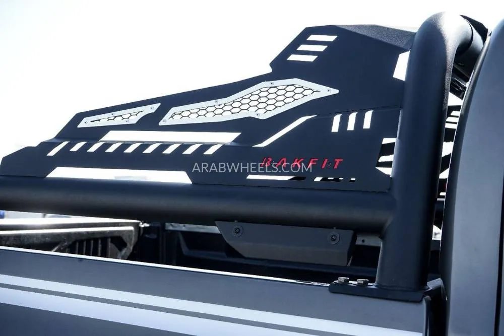 تويوتا هايلوكس 2024 for Sale in دبي Image-10