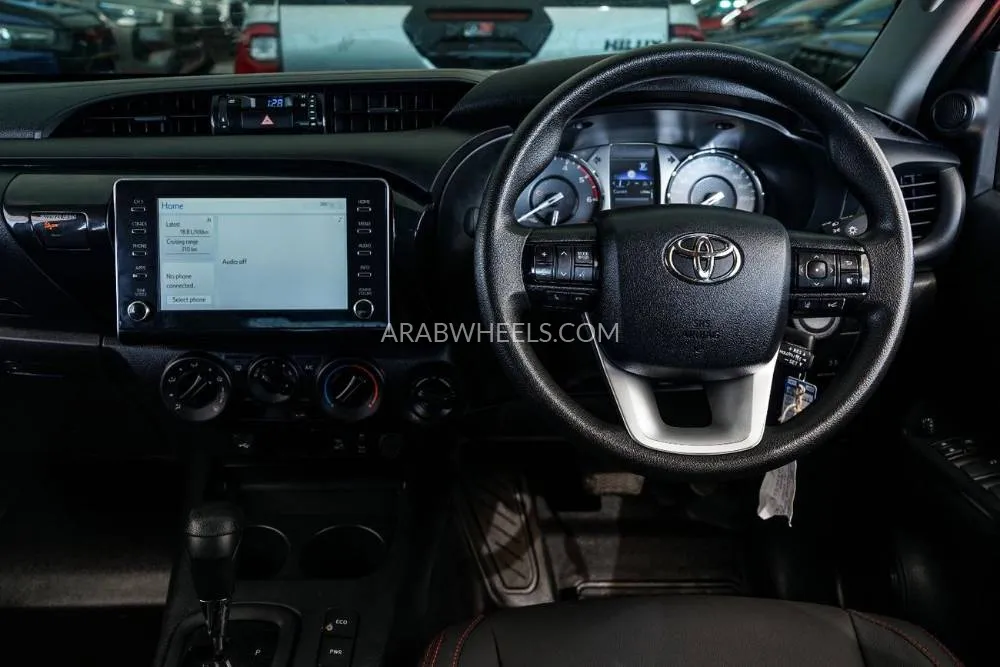 تويوتا هايلوكس 2024 for Sale in دبي Image-24