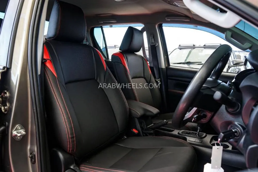 تويوتا هايلوكس 2024 for Sale in دبي Image-26